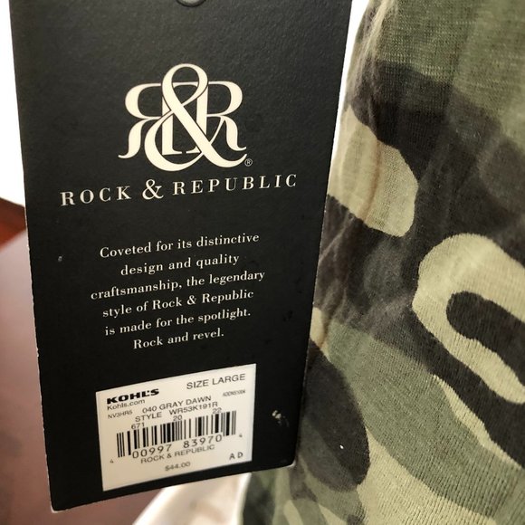 ROCK & REPUBLIC CAMO WITH SKULL GRAPHIC SHORT SLEEVE TSHIRT SIZE L NWT - Picture 3 of 5